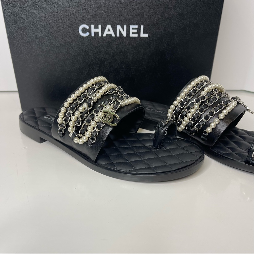 CHANEL Quilted Black Pearl & Chain Slide Sandals - Picture 6 of 8